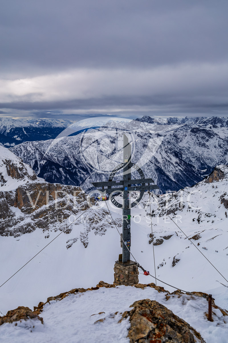Summit-Crosses-1167.jpg