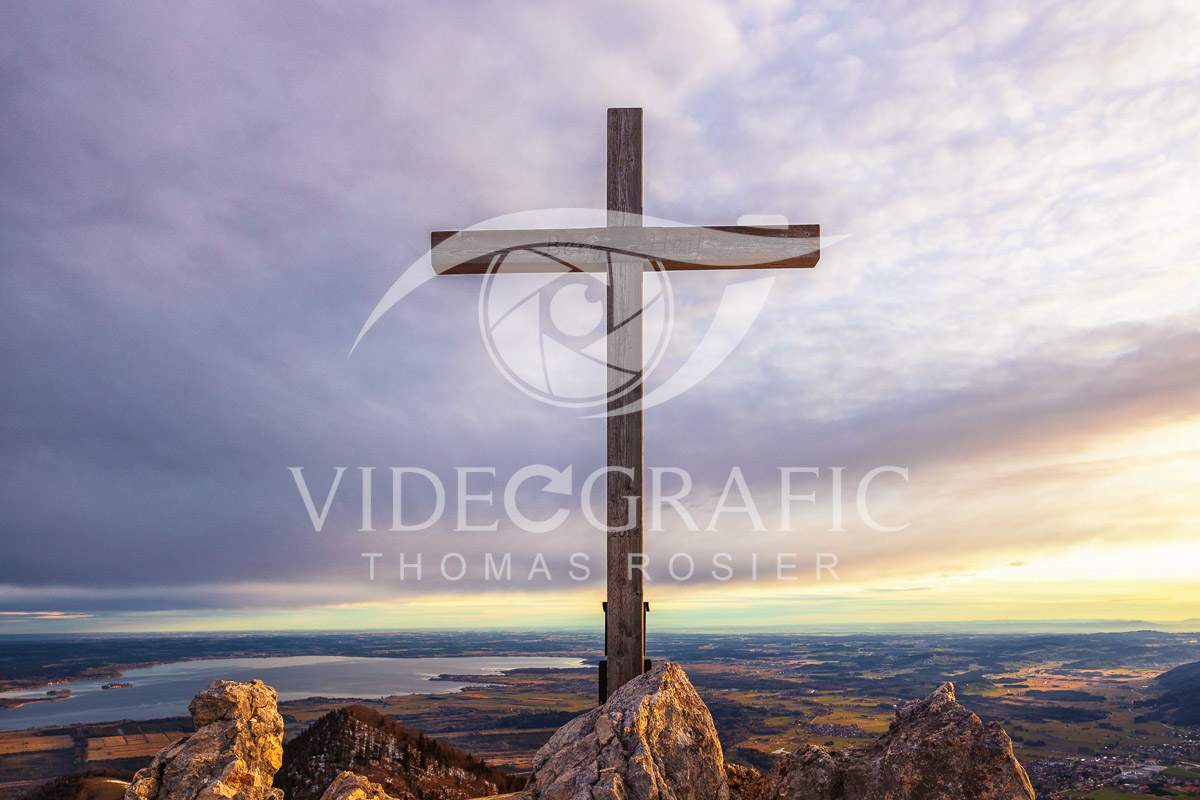 Summit-Crosses-145.jpg