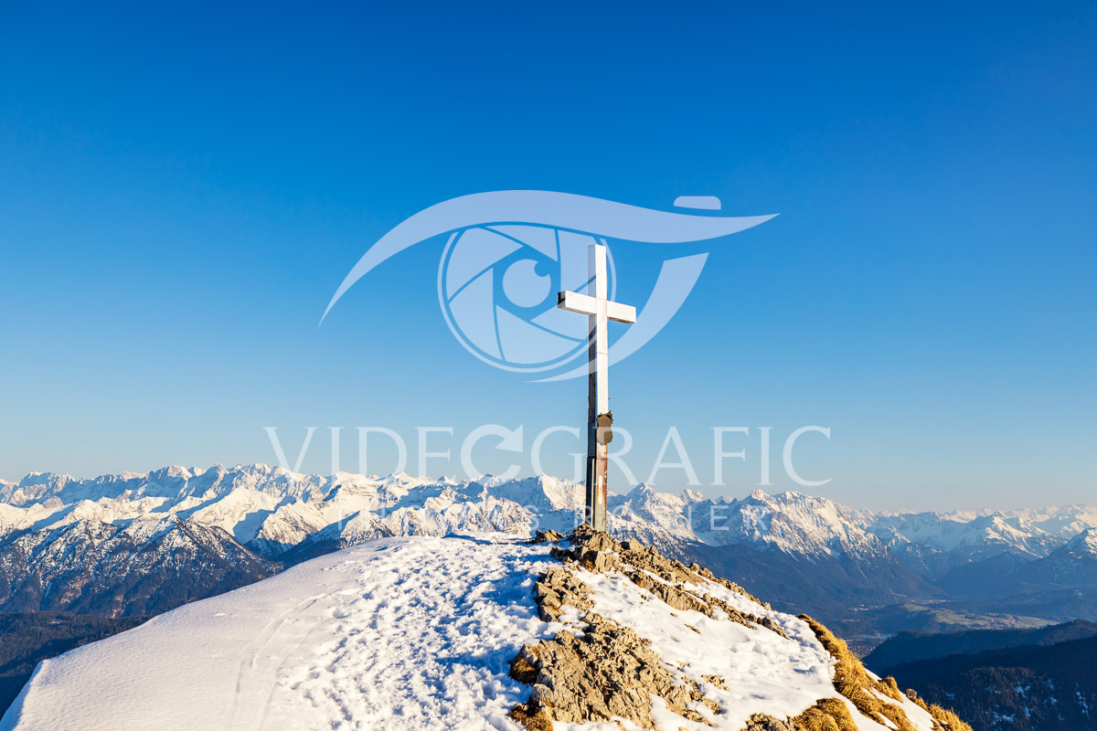 Summit-Crosses-159.jpg