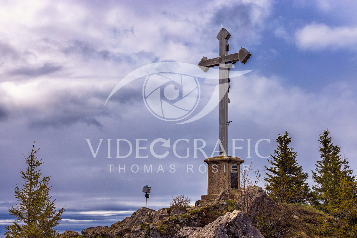 Summit-Crosses-166.jpg