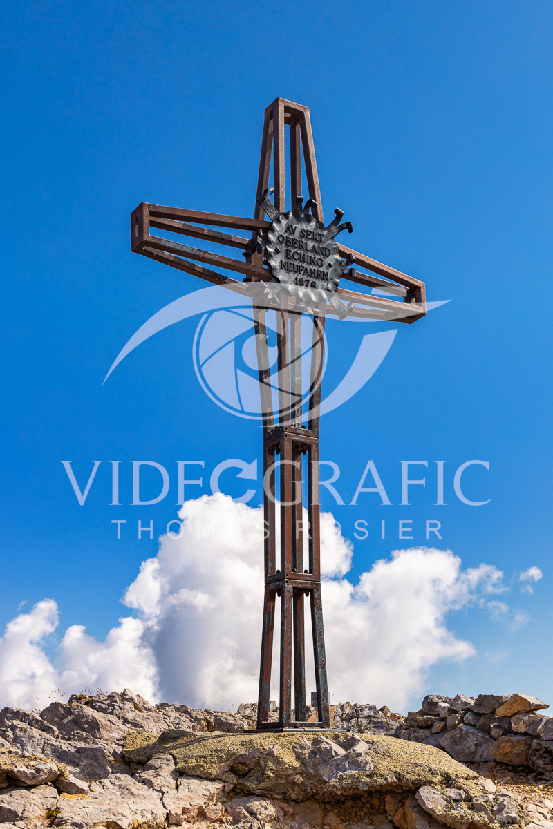 Summit-Crosses-200.jpg