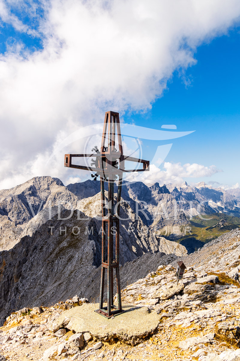 Summit-Crosses-201.jpg