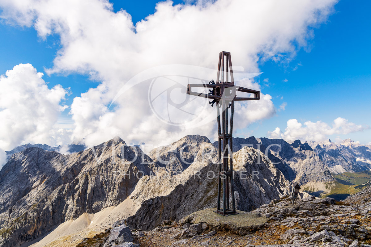 Summit-Crosses-202.jpg