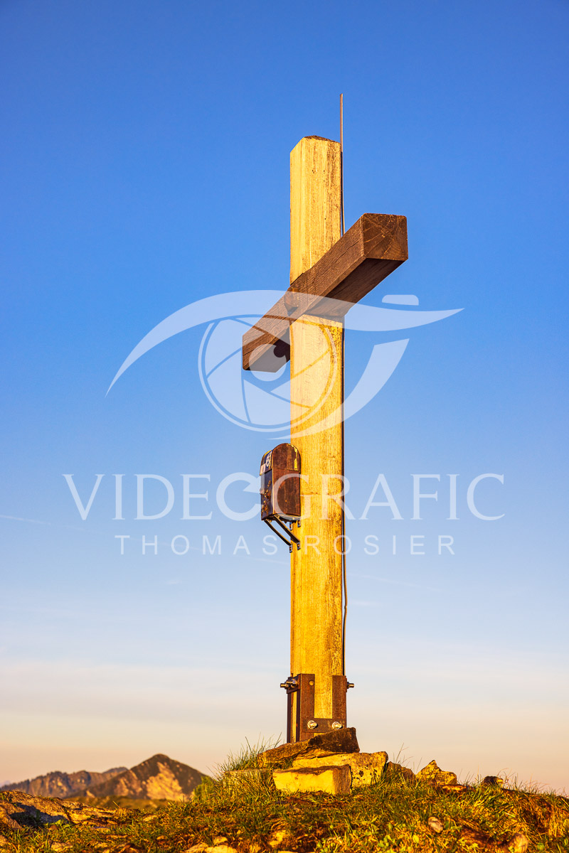 Summit-Crosses-209.jpg