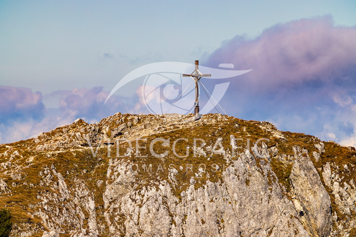 Summit-Crosses-233.jpg