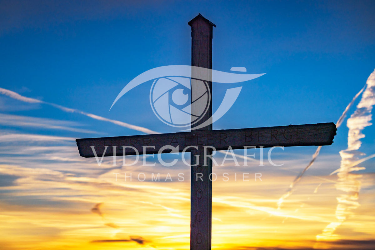 Summit-Crosses-241.jpg
