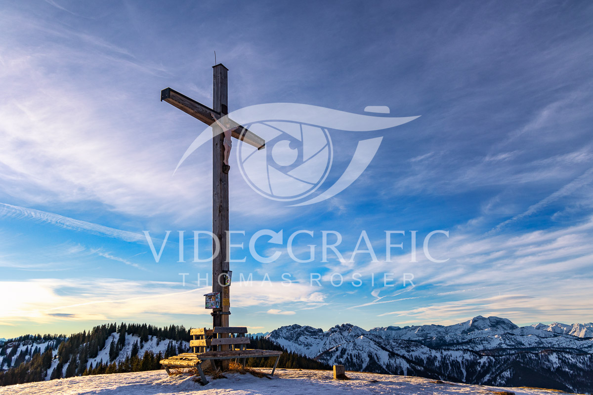 Summit-Crosses-247.jpg