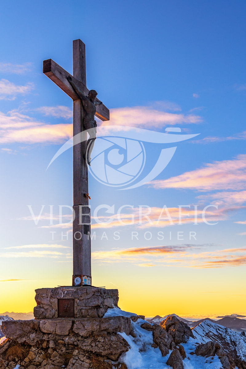 Summit-Crosses-248.jpg