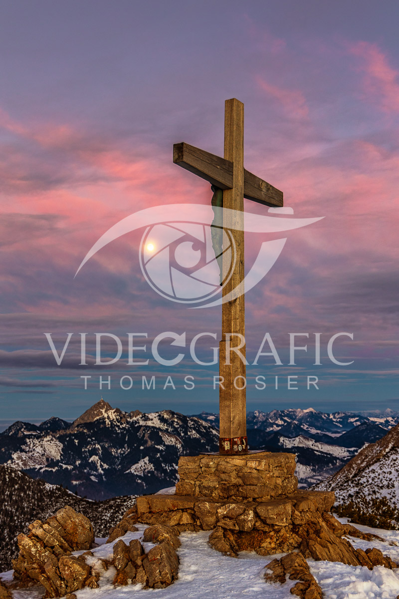 Summit-Crosses-251.jpg