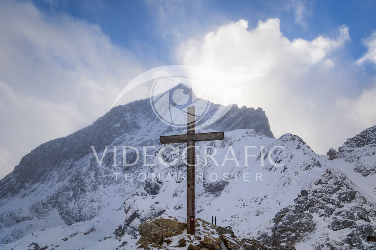 Summit-Crosses-258.jpg