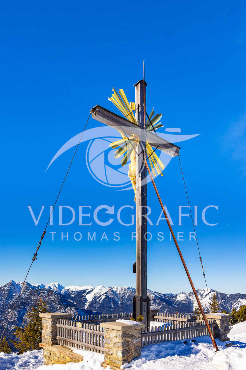 Summit-Crosses-264.jpg
