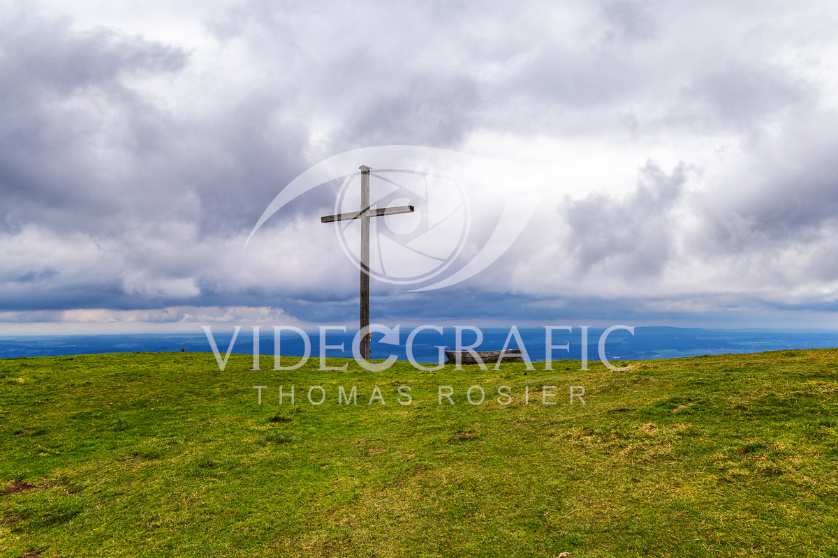 Summit-Crosses-269.jpg