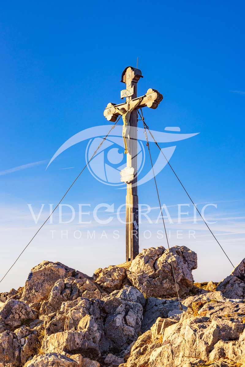 Summit-Crosses-272.jpg