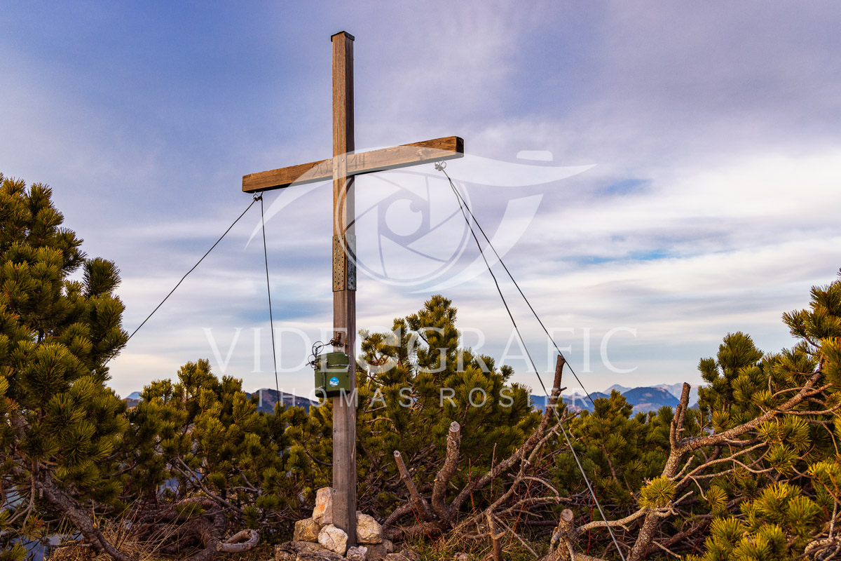 Summit-Crosses-278.jpg