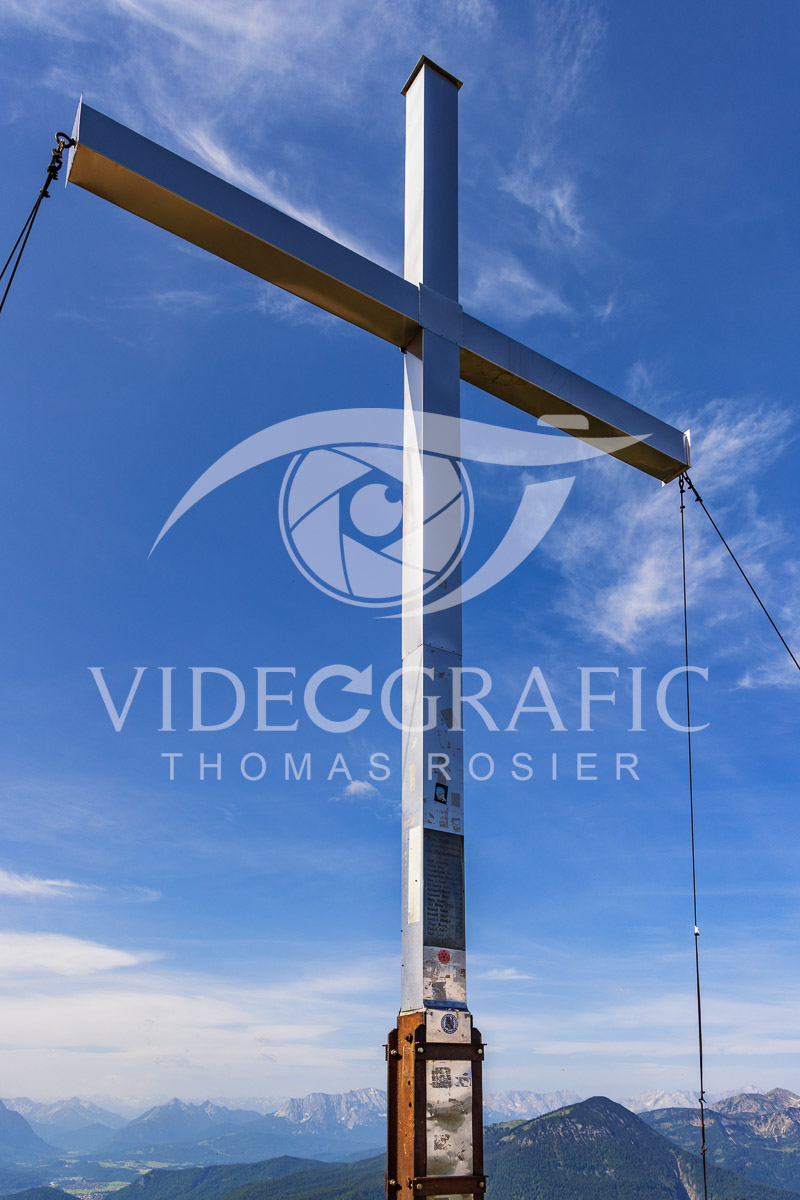 Summit-Crosses-288.jpg