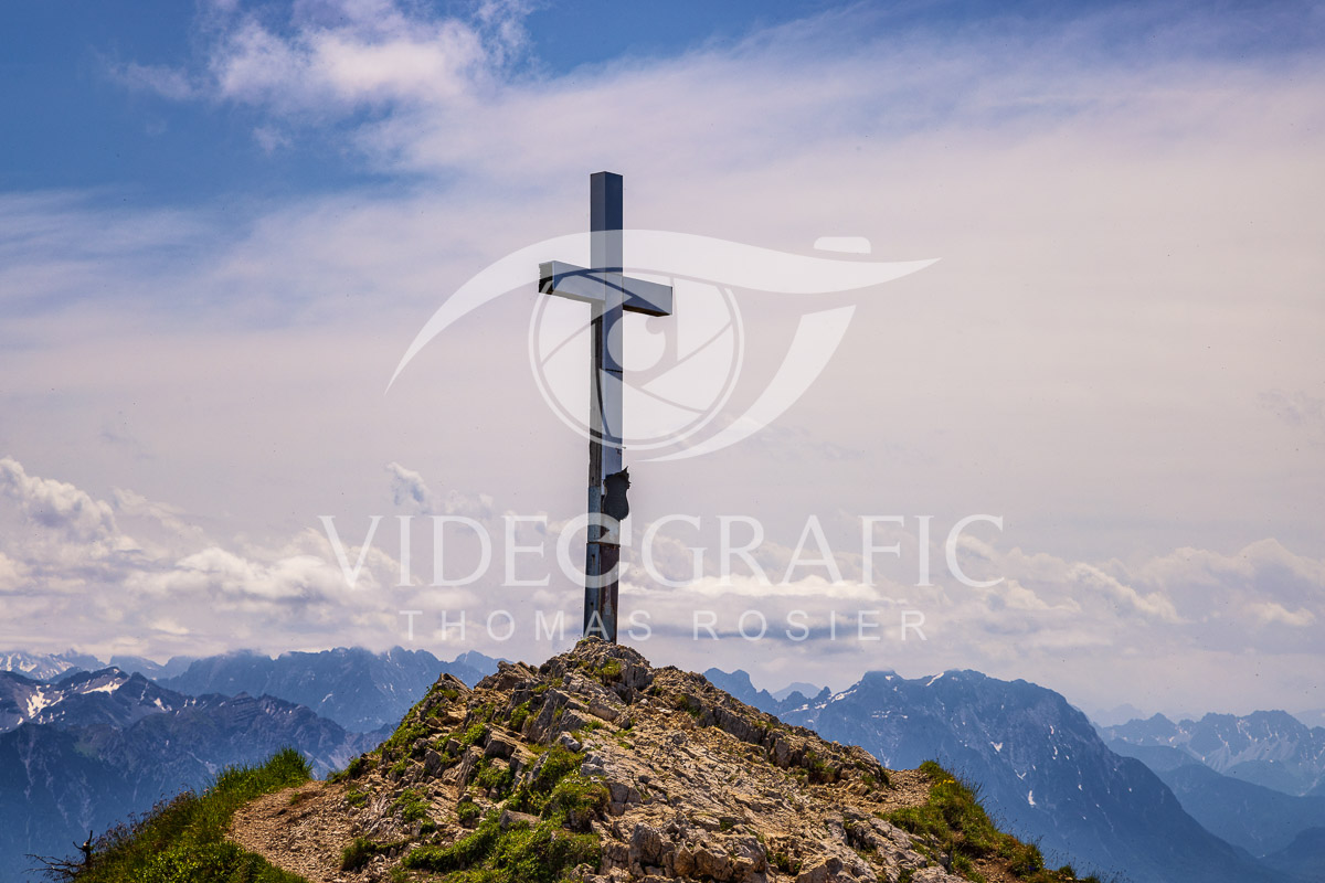 Summit-Crosses-289.jpg
