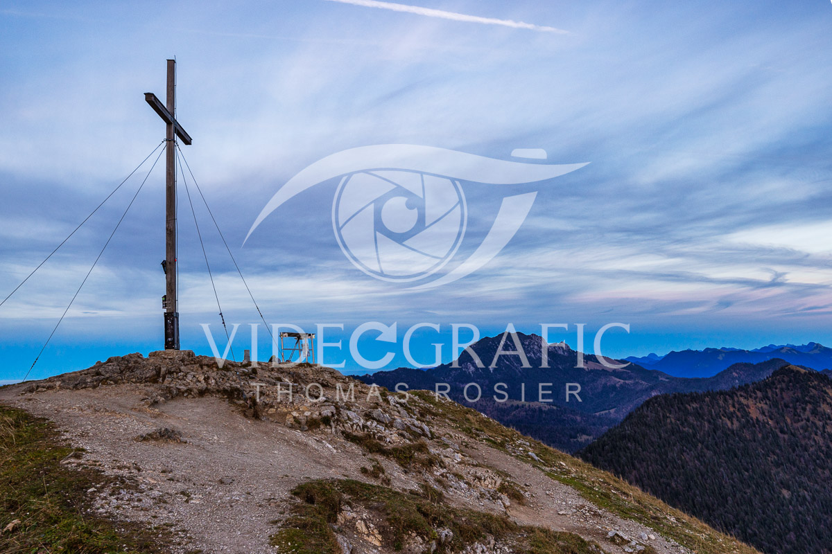 Summit-Crosses-330.jpg