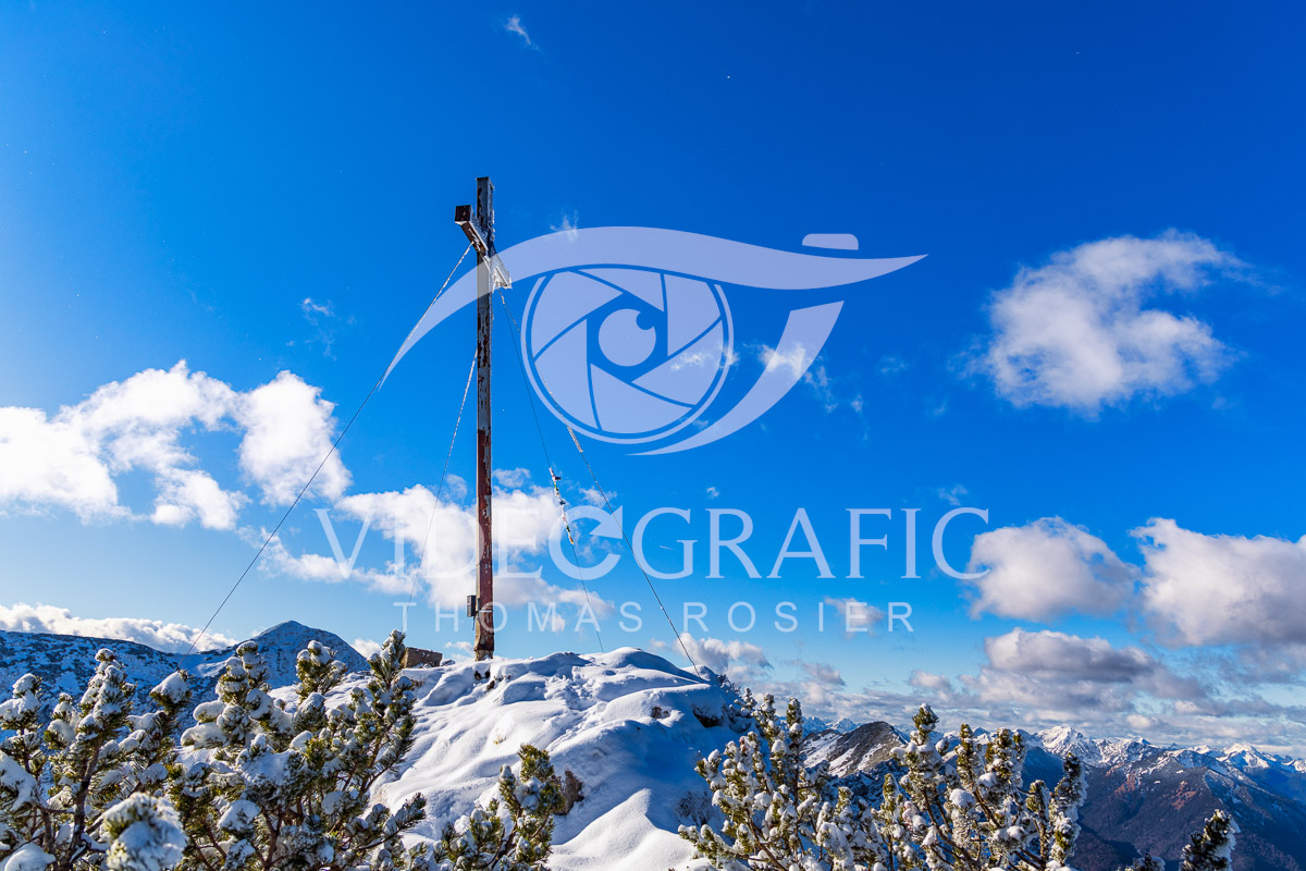 Summit-Crosses-333.jpg