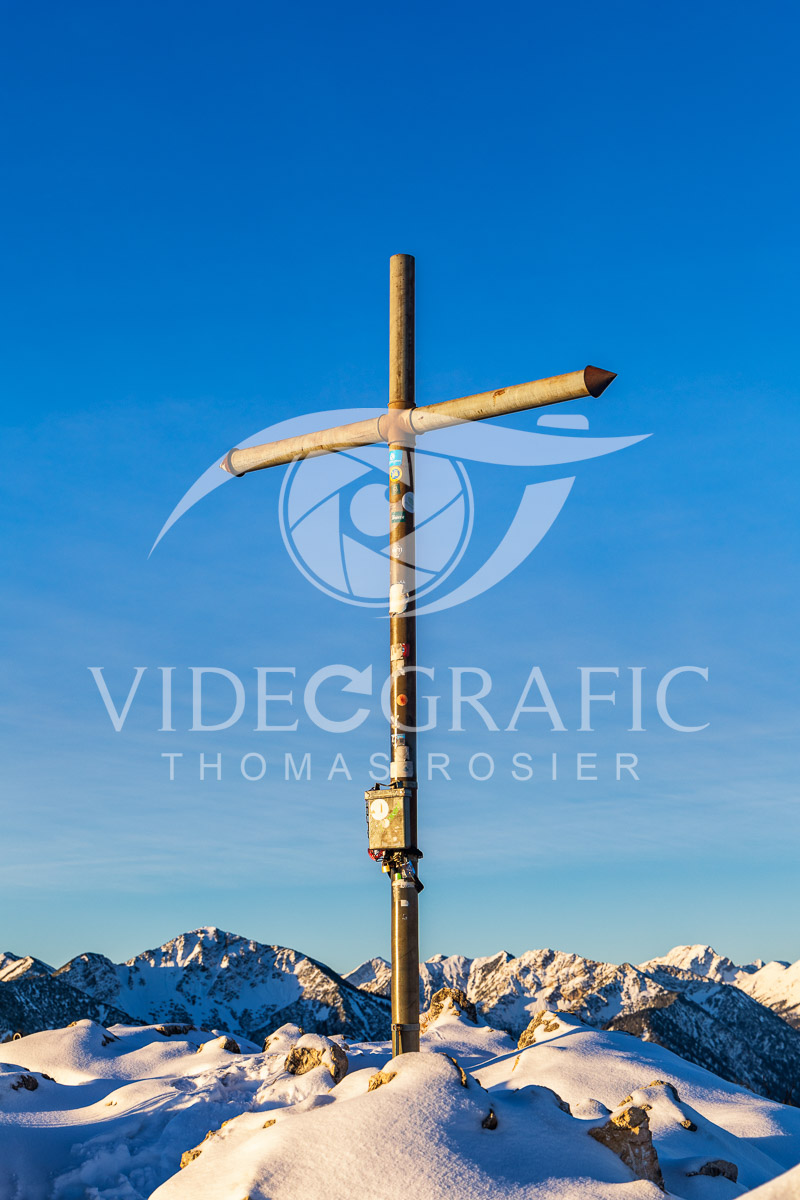 Summit-Crosses-334.jpg