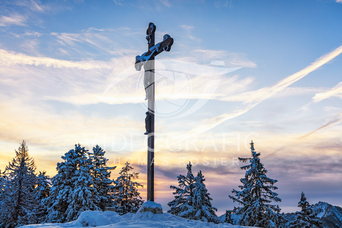 Summit-Crosses-336.jpg