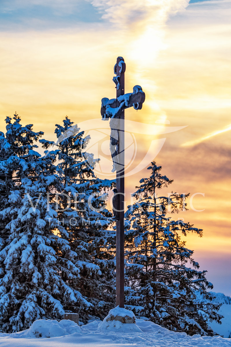 Summit-Crosses-337.jpg