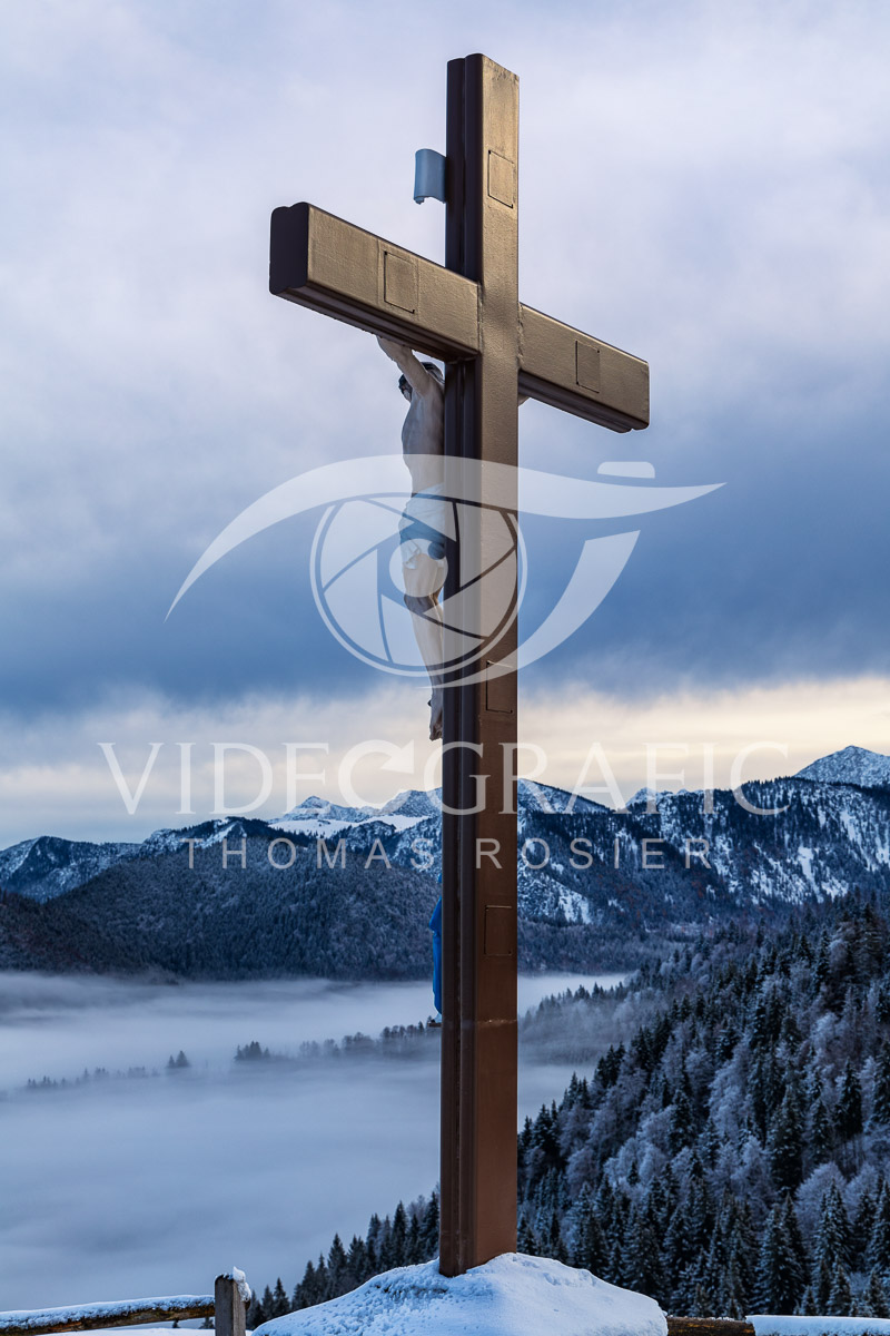 Summit-Crosses-340.jpg