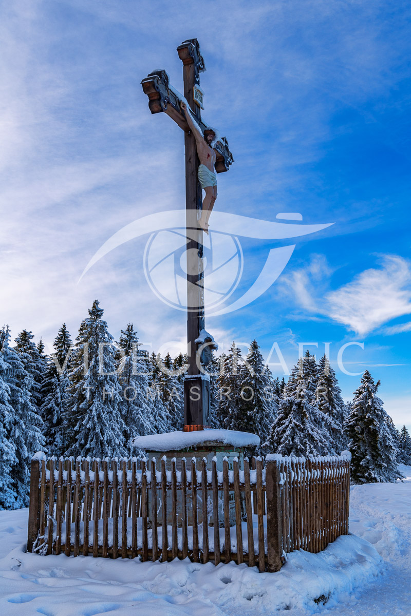 Summit-Crosses-344.jpg