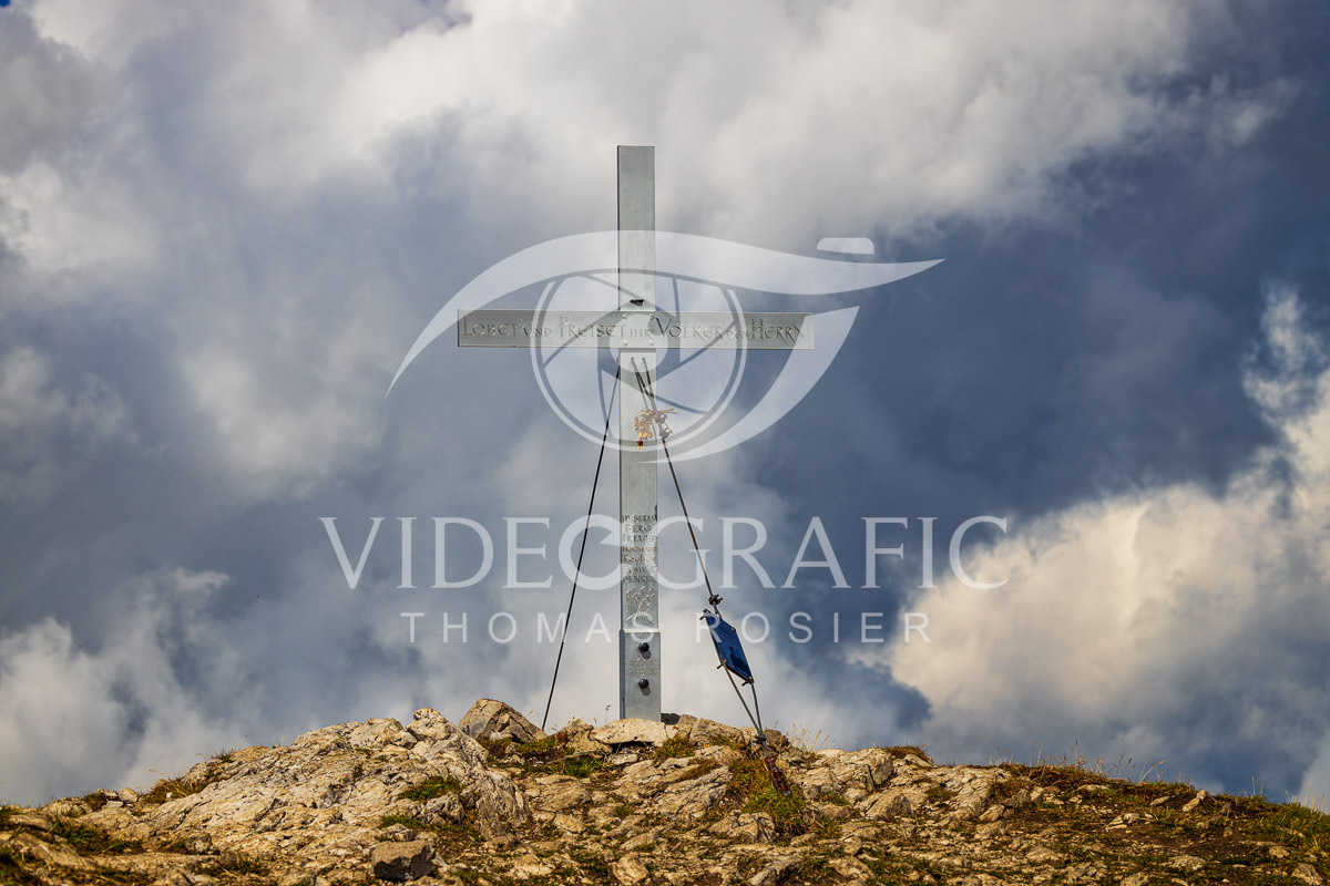 Summit-Crosses-360.jpg