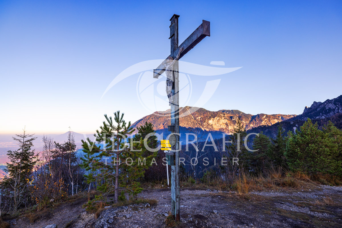 Summit-Crosses-379.jpg