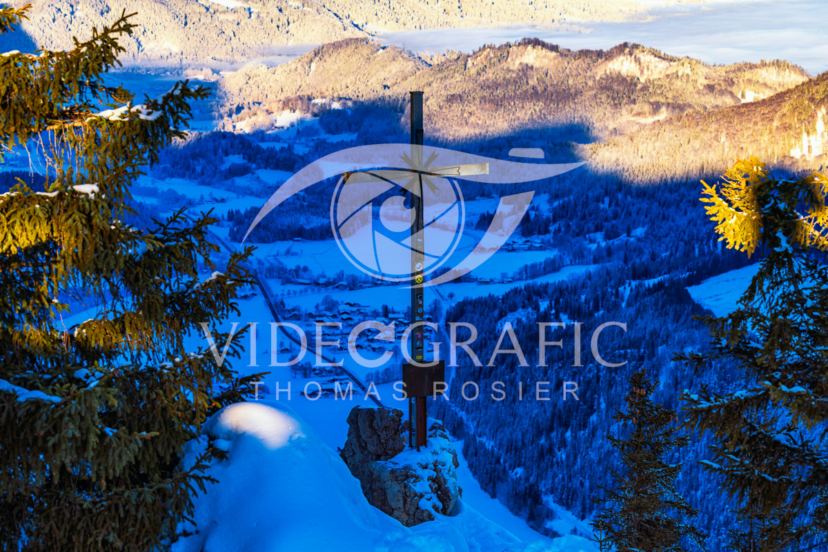 Summit-Crosses-393.jpg