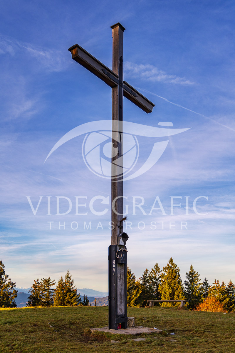 Summit-Crosses-398.jpg