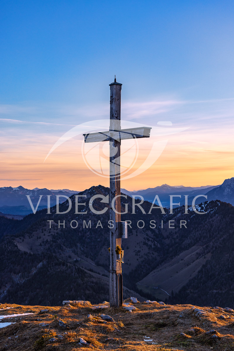 Summit-Crosses-404.jpg