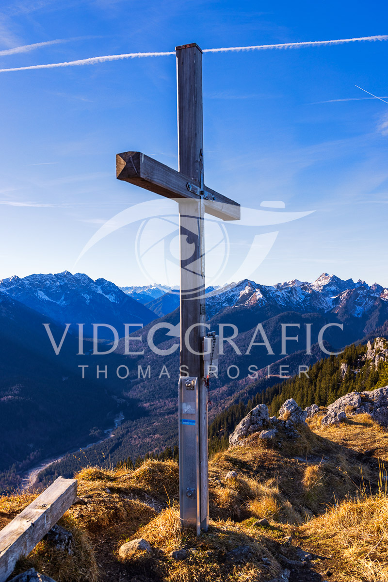 Summit-Crosses-411.jpg