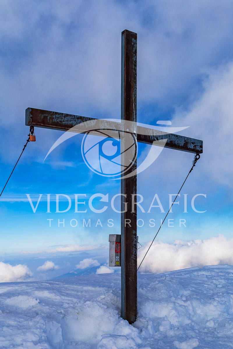 Summit-Crosses-424.jpg
