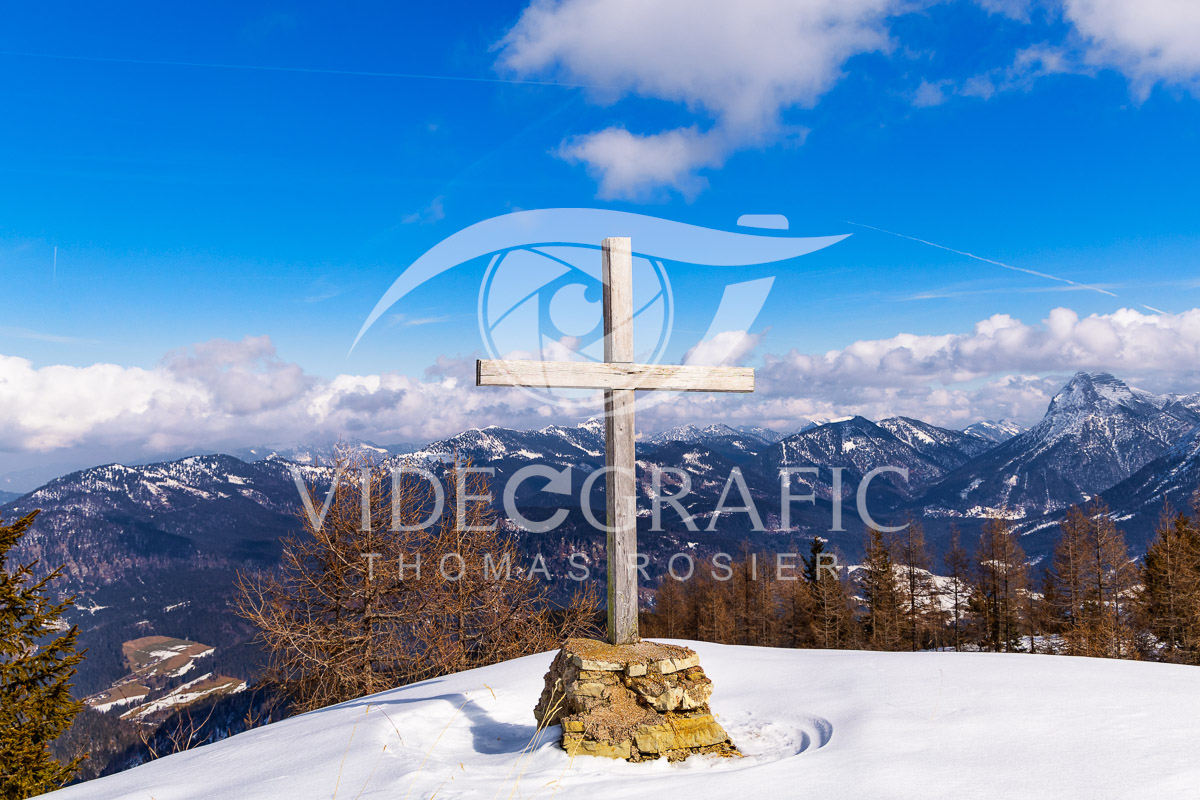 Summit-Crosses-425.jpg