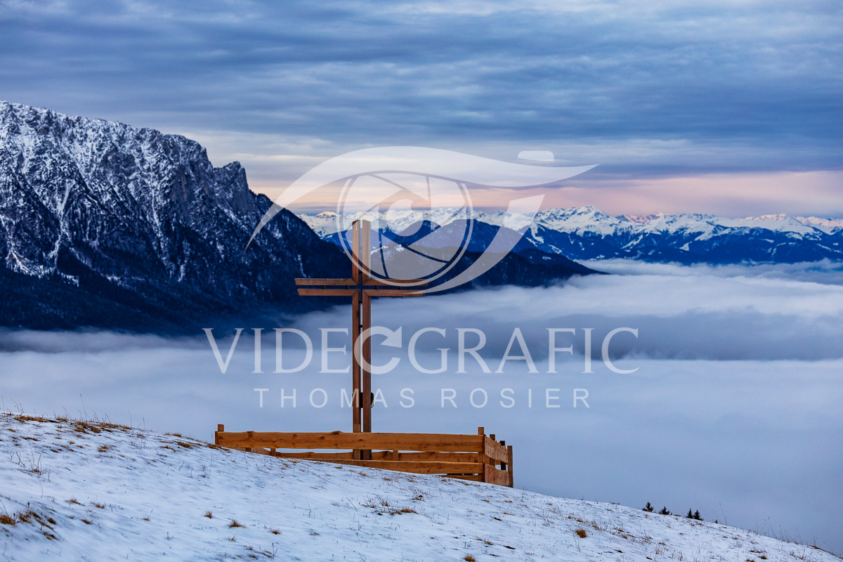 Summit-Crosses-427.jpg