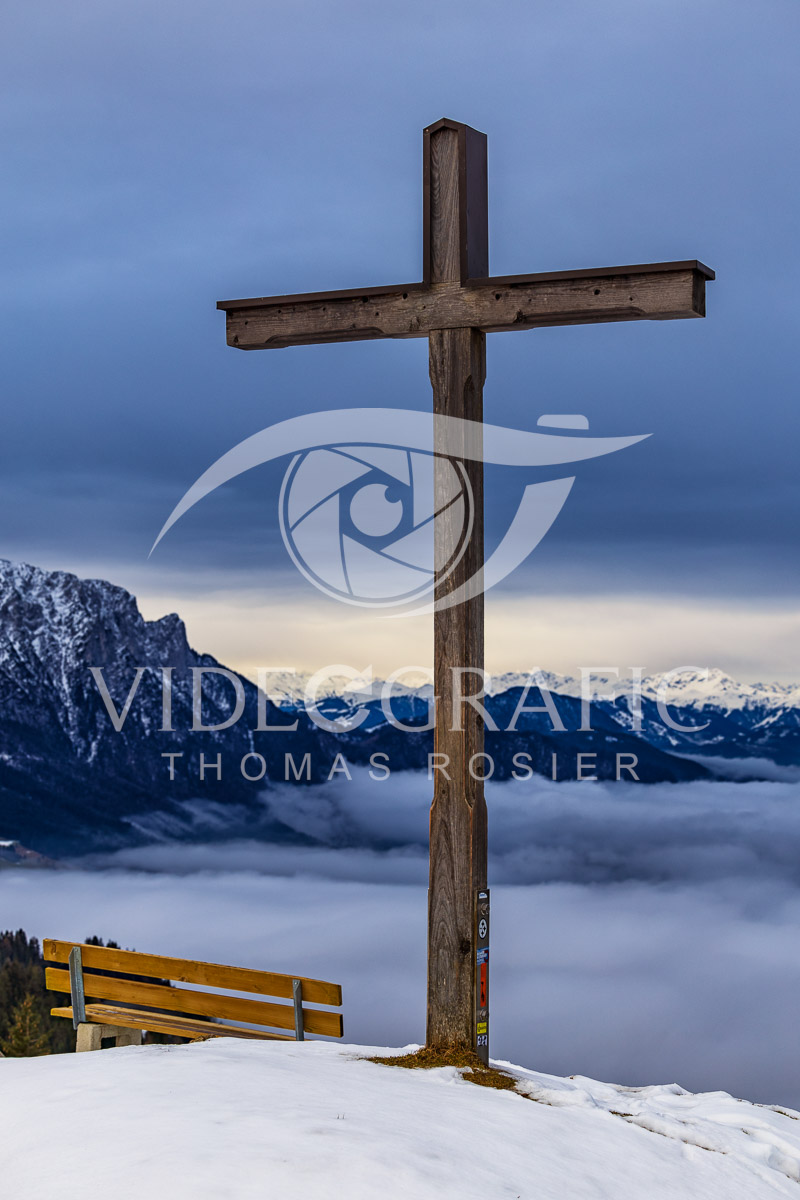 Summit-Crosses-430.jpg