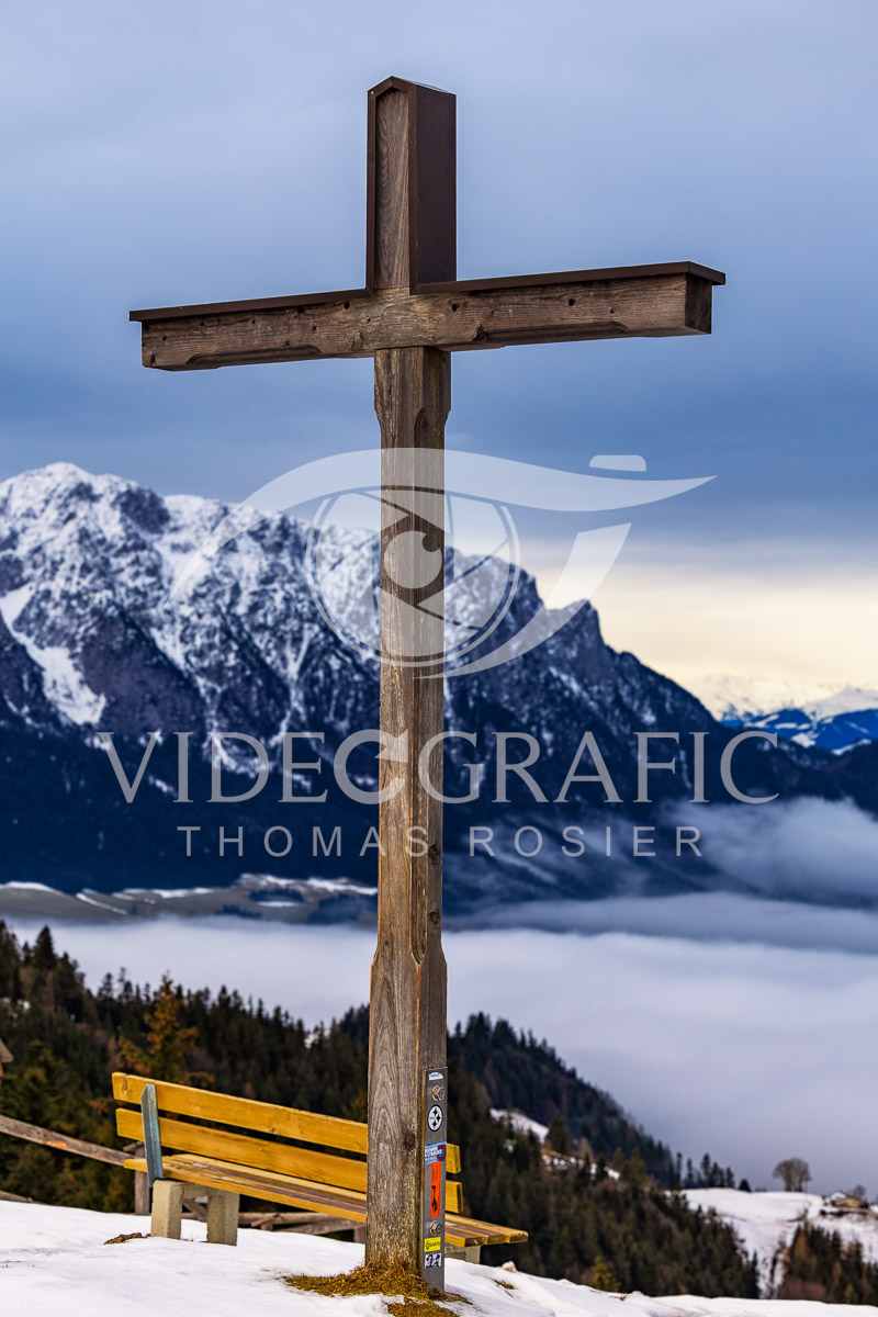 Summit-Crosses-431.jpg