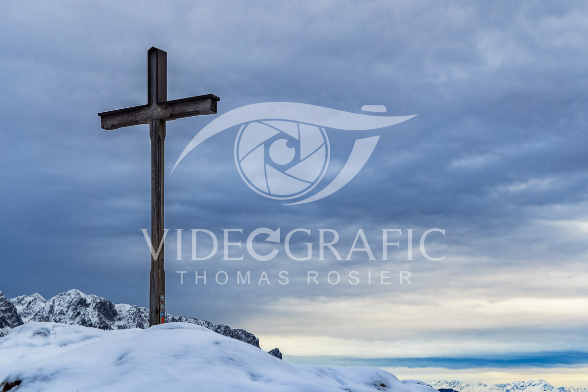 Summit-Crosses-433.jpg