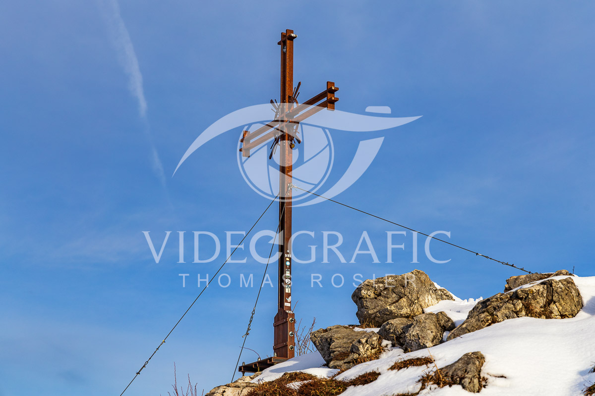 Summit-Crosses-438.jpg