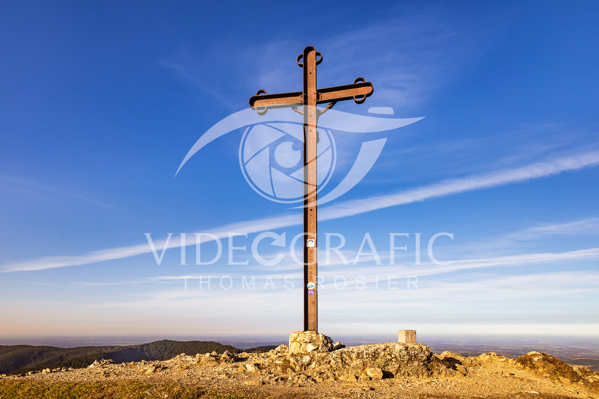 Summit-Crosses-451.jpg