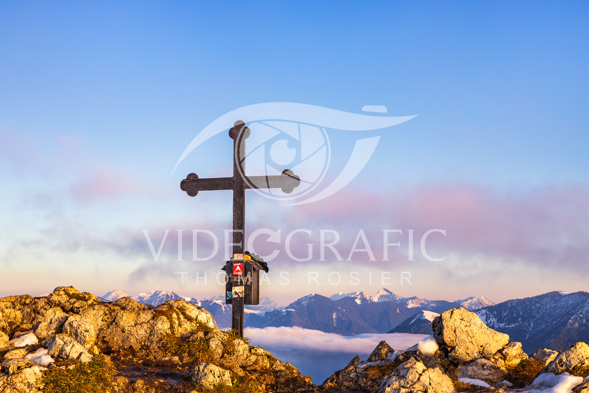 Summit-Crosses-454.jpg