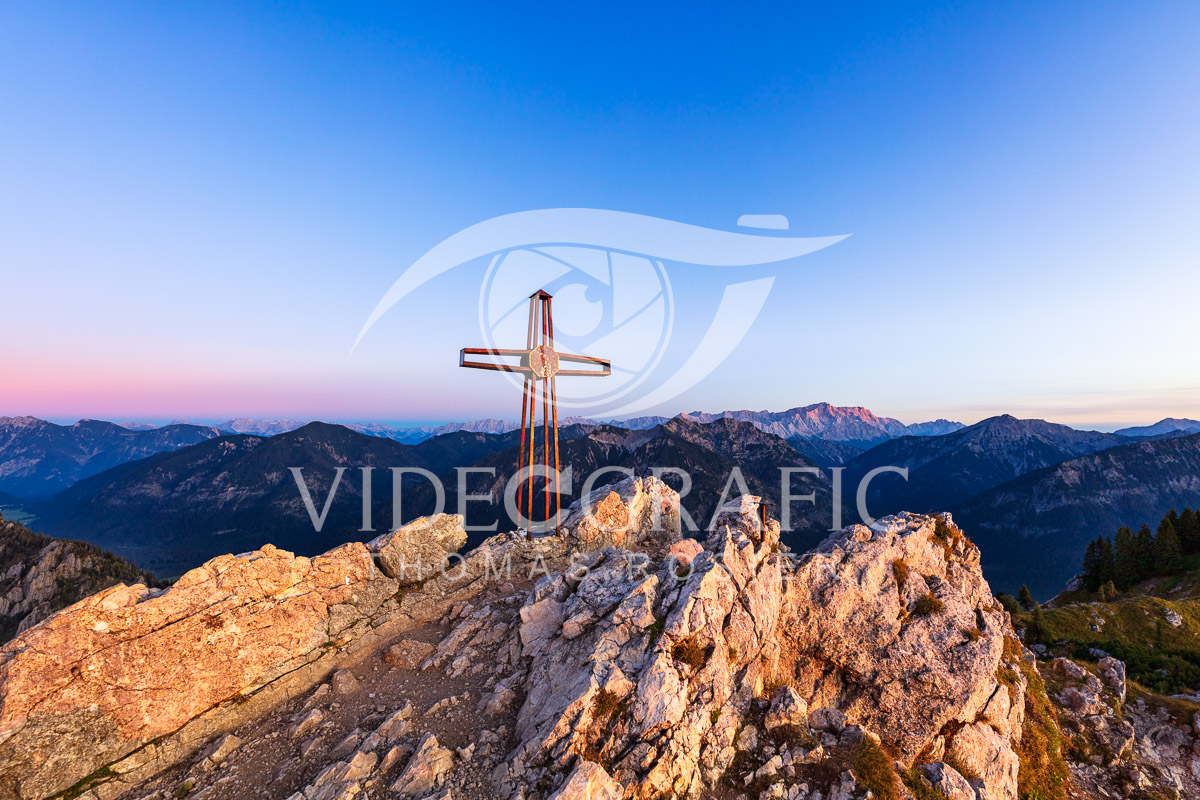 Summit-Crosses-464.jpg