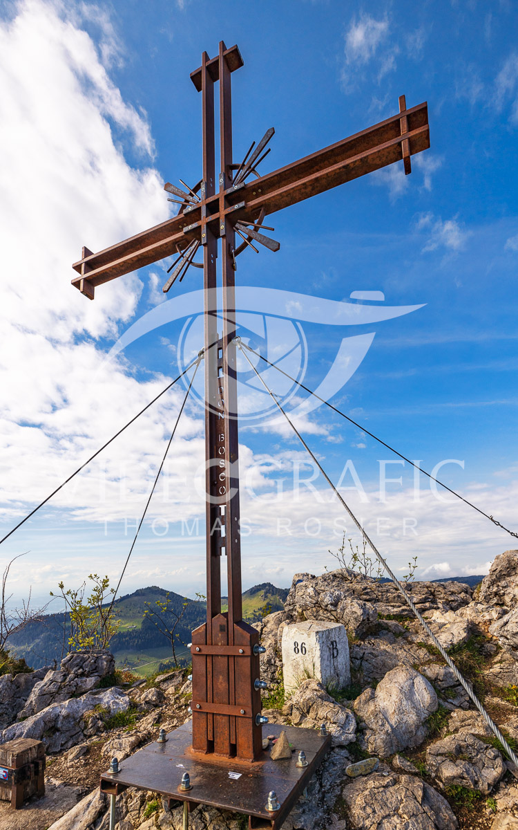 Summit-Crosses-493.jpg
