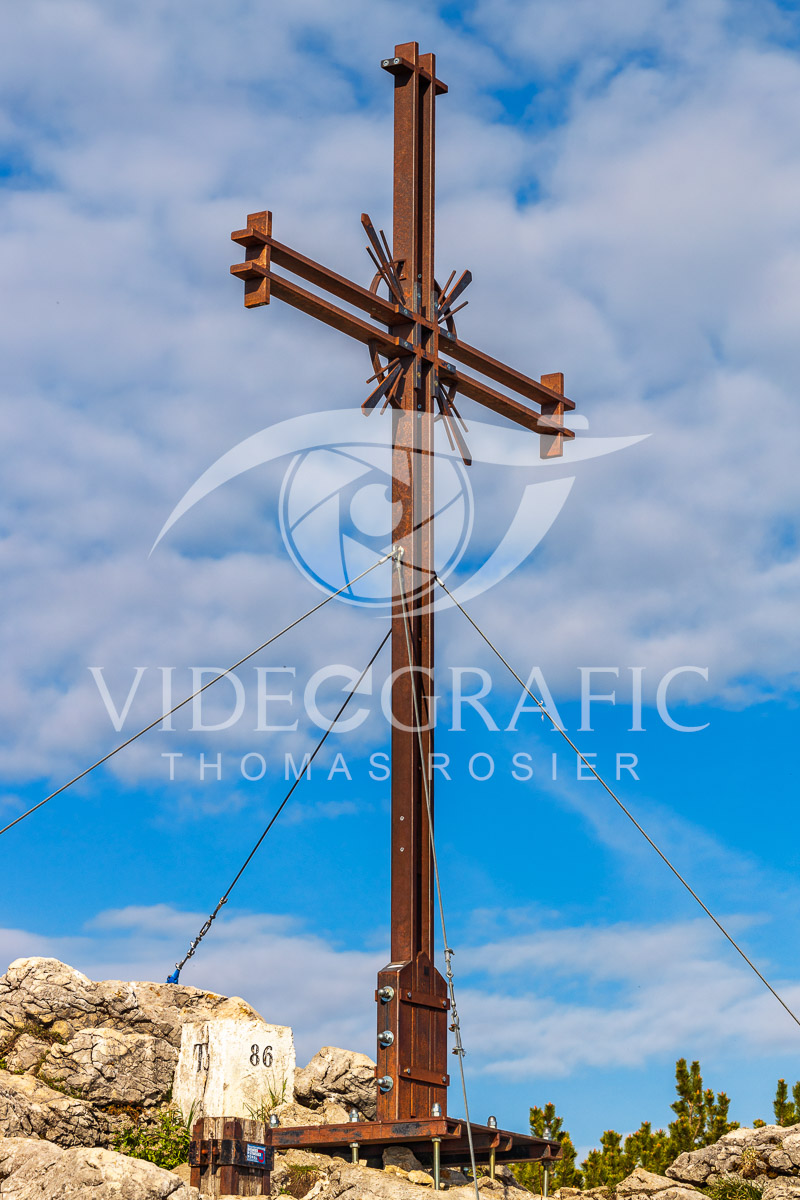 Summit-Crosses-494.jpg