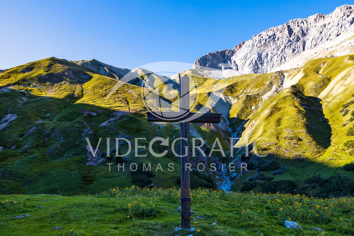 Summit-Crosses-511.jpg