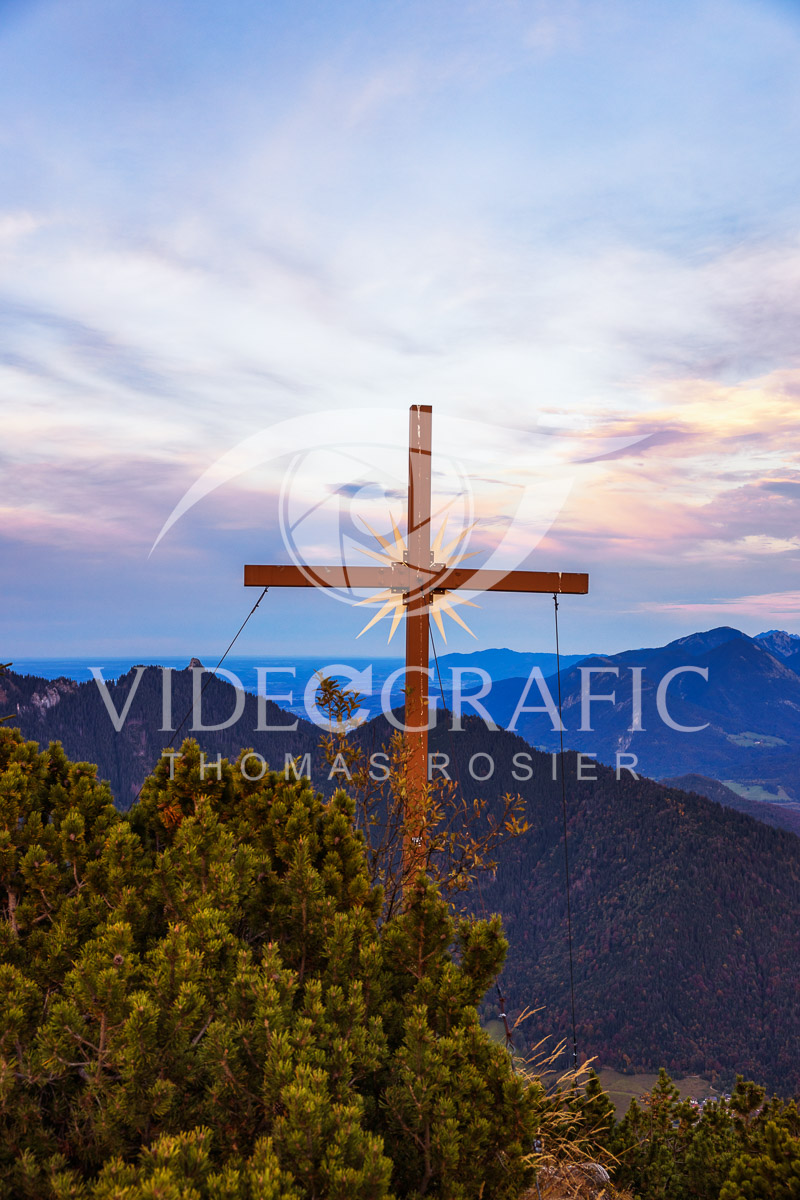 Summit-Crosses-520.jpg