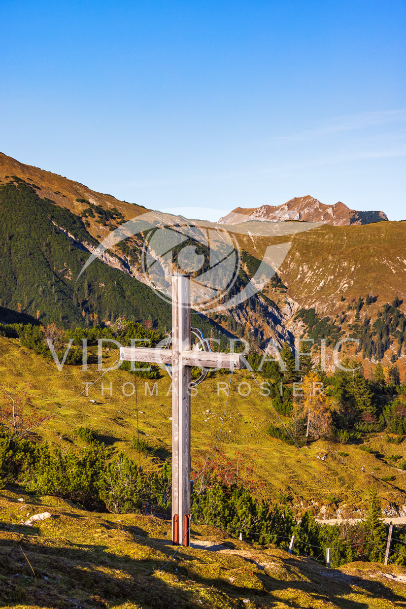 Summit-Crosses-524.jpg