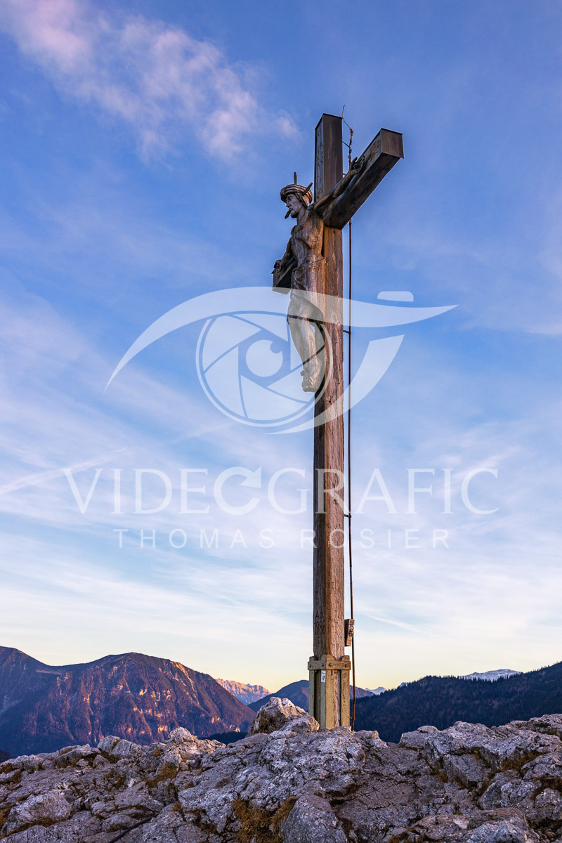 Summit-Crosses-532.jpg