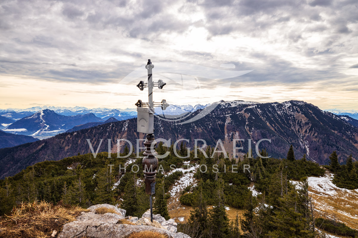 Summit-Crosses-540.jpg